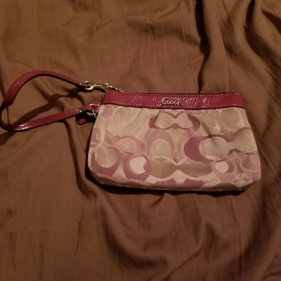 Coach Handbags - $6 if bundled!Cute coach wristlet!